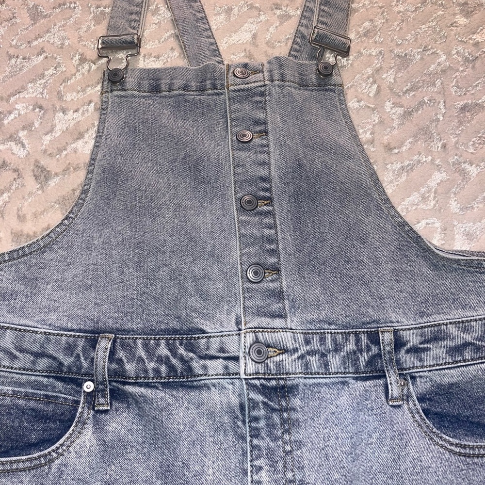 No Boundaries Women's ripped Jeans Overalls - Picture 2 of 5